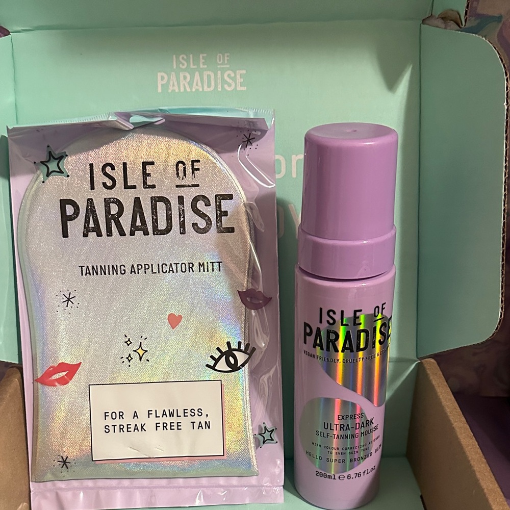 Isle of Paradise Purple Mitt and Self-Tanning Mousse Set